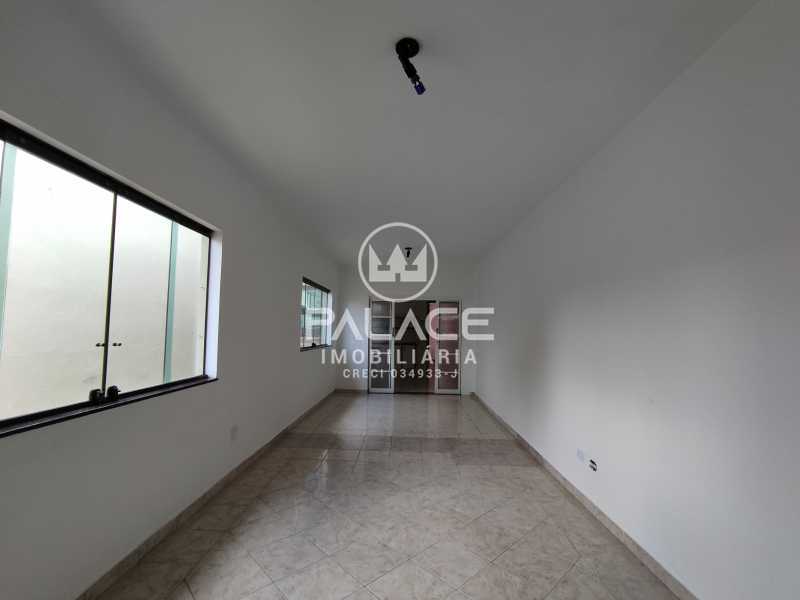 Imagens do imóveis Casa de rua :  / Residencial / Centro