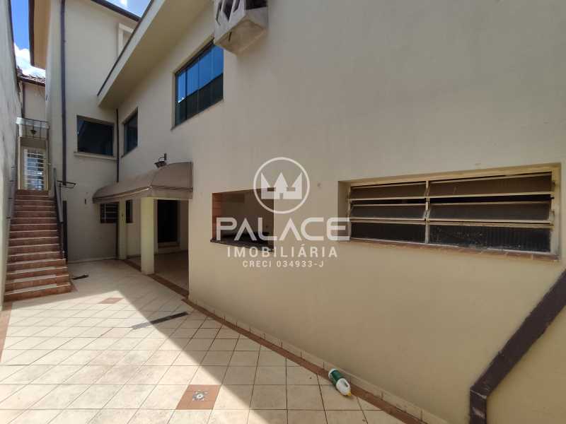 Imagens do imóveis Casa de rua :  / Residencial / Centro