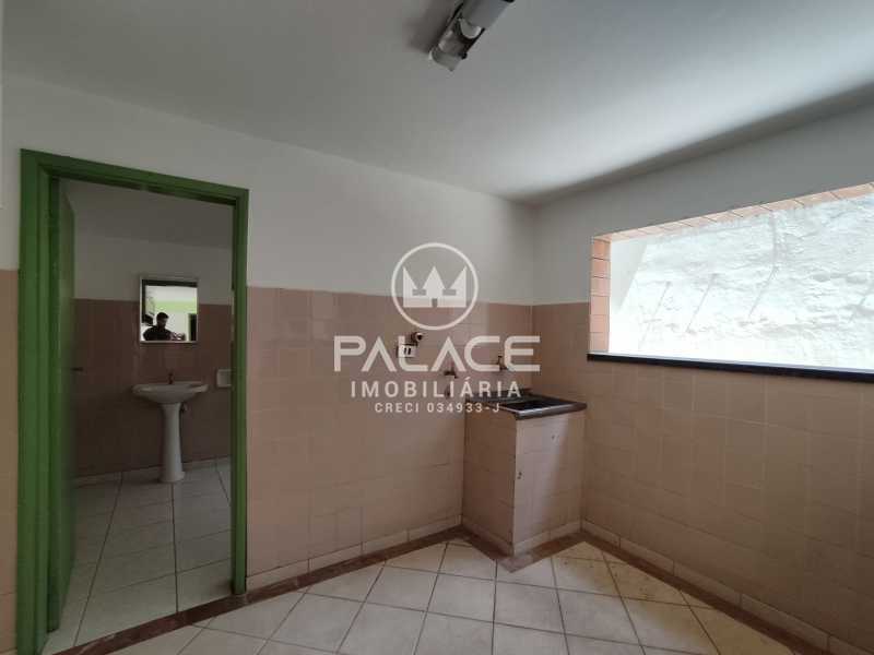 Imagens do imóveis Casa de rua :  / Residencial / Centro