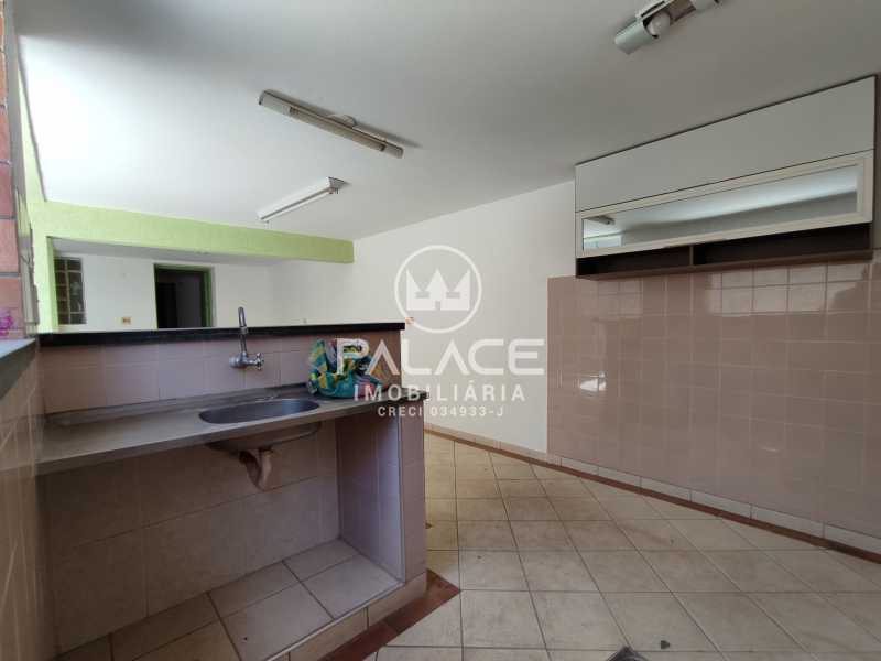 Imagens do imóveis Casa de rua :  / Residencial / Centro