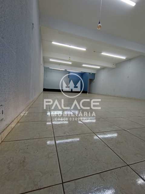 Imagens do imóveis Barracão :  / Comercial / Centro