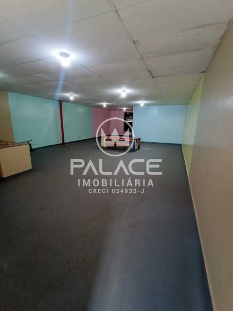 Imagens do imóveis Barracão :  / Comercial / Centro