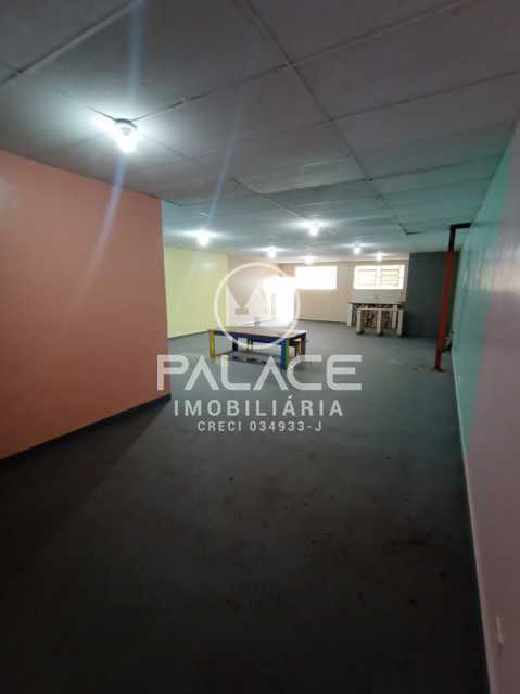 Imagens do imóveis Barracão :  / Comercial / Centro