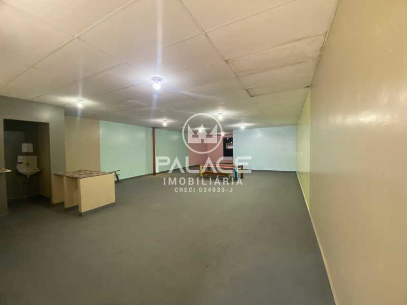 Imagens do imóveis Barracão :  / Comercial / Centro