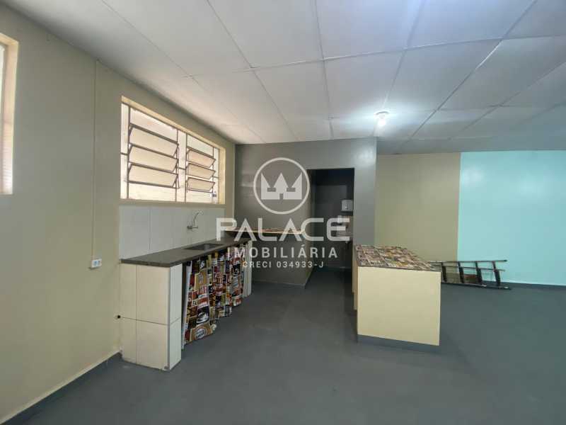 Imagens do imóveis Barracão :  / Comercial / Centro