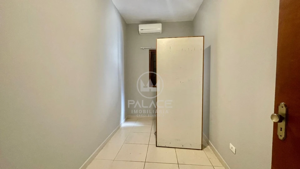 CASA PARA ALUGUEL 3 QUARTOS, 2 SUITES, 6 VAGAS , JARDIM JUPIÁ - PIRACICABA