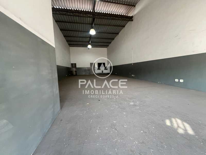 Imagens do imóveis Barracão :  / Comercial / São Vicente