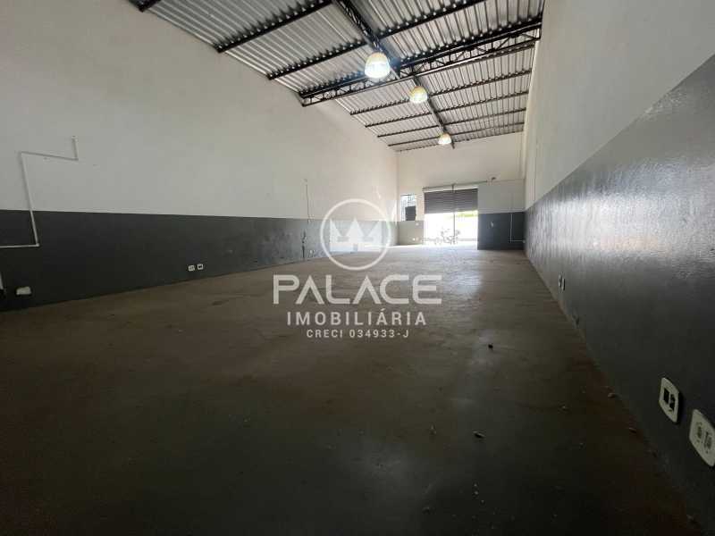 Imagens do imóveis Barracão :  / Comercial / São Vicente