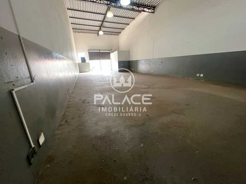 Imagens do imóveis Barracão :  / Comercial / São Vicente