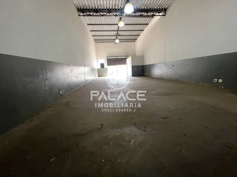 Imagens do imóveis Barracão :  / Comercial / São Vicente