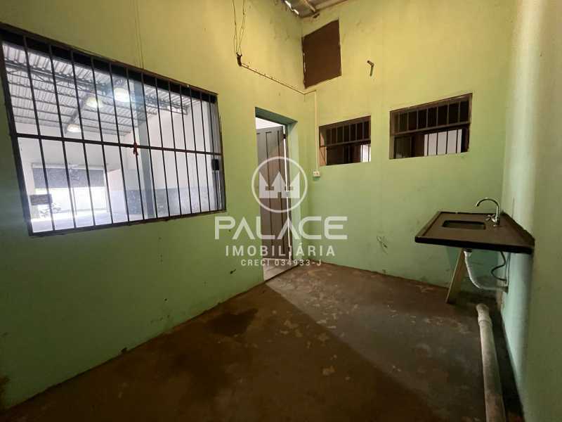 Imagens do imóveis Barracão :  / Comercial / São Vicente