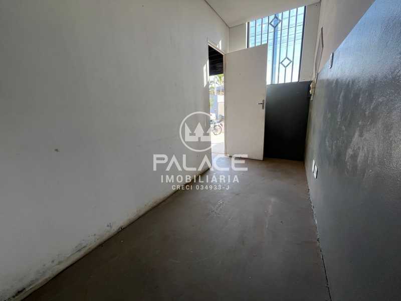 Imagens do imóveis Barracão :  / Comercial / São Vicente