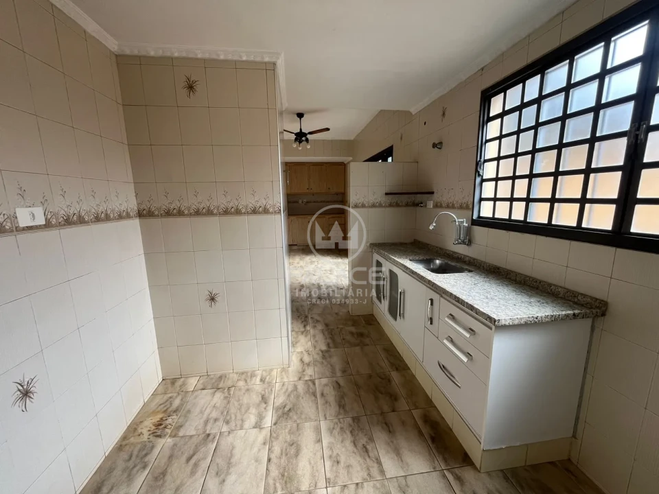 CASA COM PISCINA PARA LOCAÇÃO NO CENTRO DE PIRACICABA