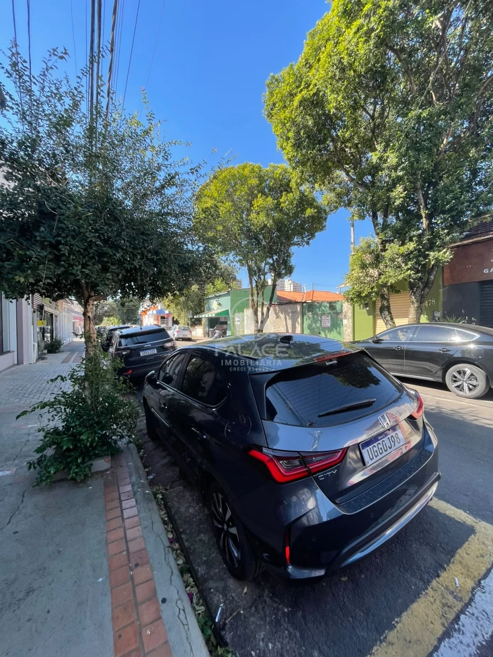 vende 7 quitinetes e 2 comercial, no mesmo terreno. Excelente investimento