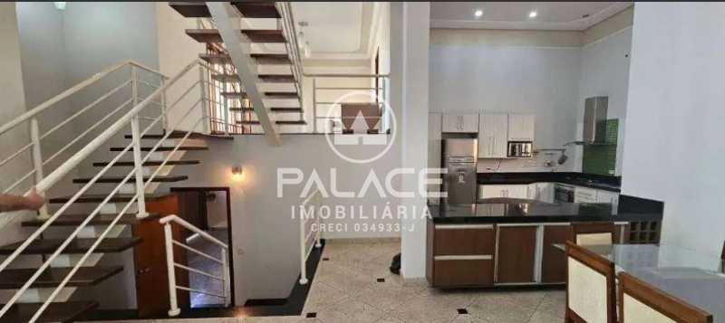 Casa de rua :  / Residencial / Centro