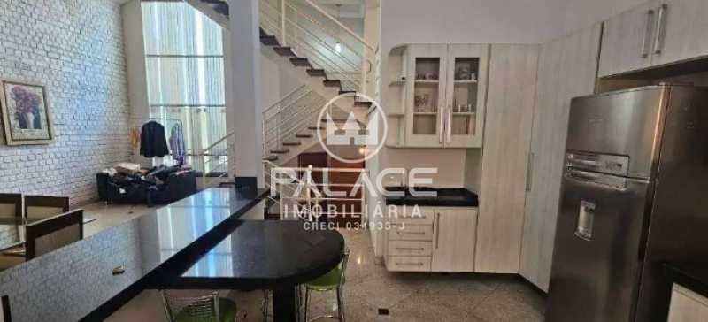 Casa de rua :  / Residencial / Centro