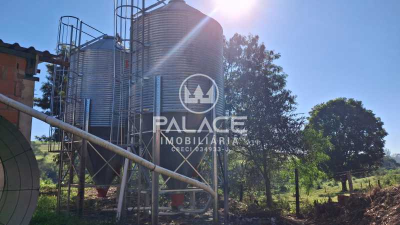 Imagens do imóveis fazenda à venda em área rural, tietê 4 quartos 54000m²