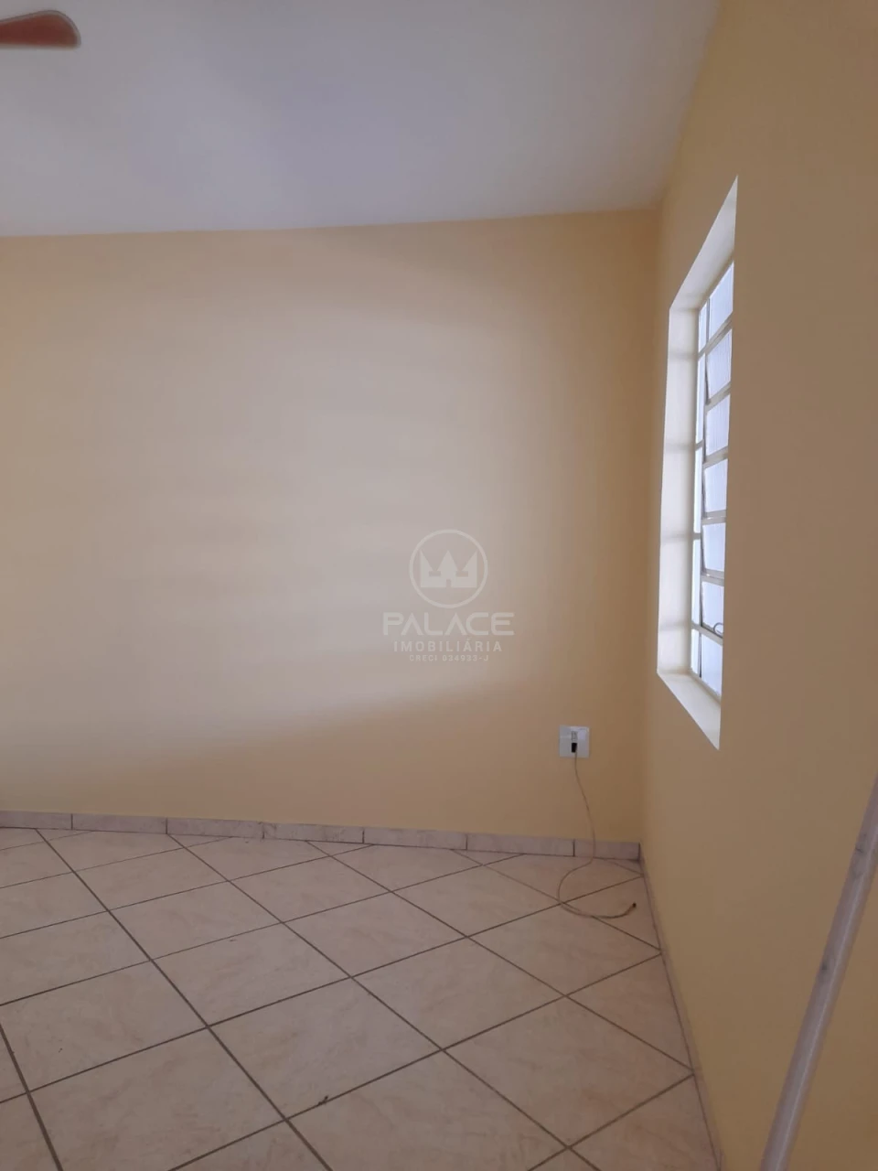 CASA PARA ALUGAR COM 3 QUARTOS CASTELINHO