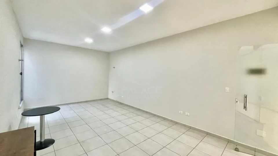 SALA COMERCIAL COM 40M² PARA LOCAÇÃO - VILA REZENDE / PIRACICABA