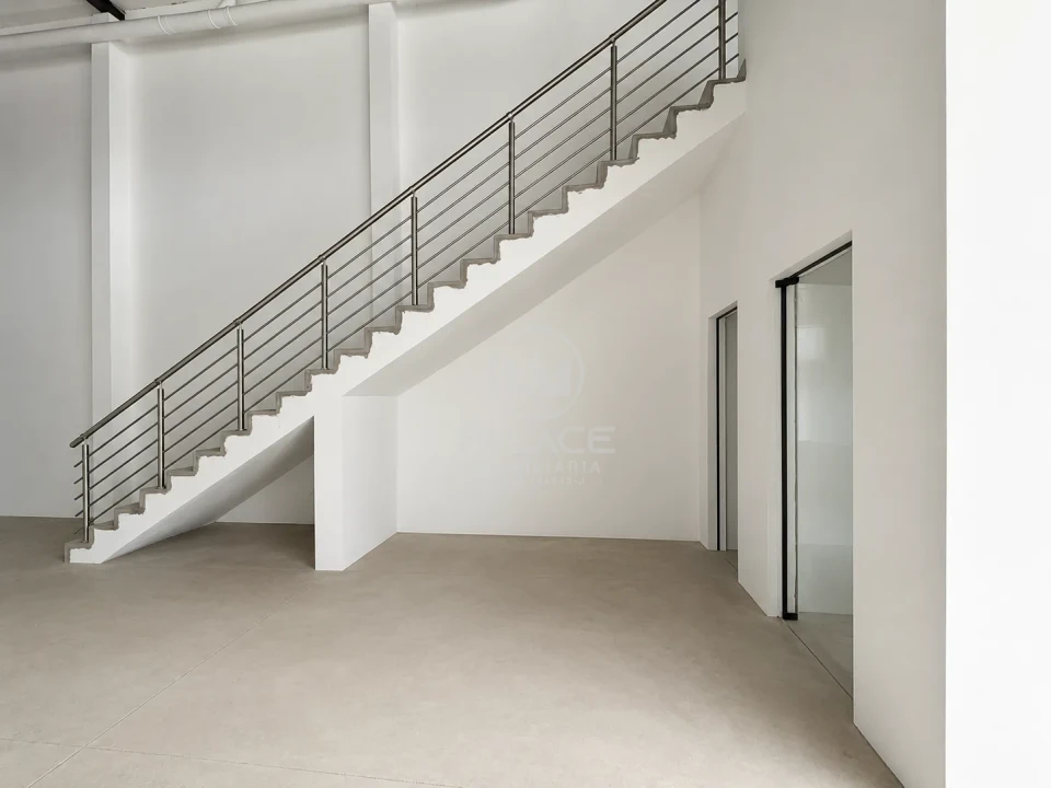 SALÃO DE 320M² LOCALIZADO NA VILA REZENDE PARA LOCAÇÃO