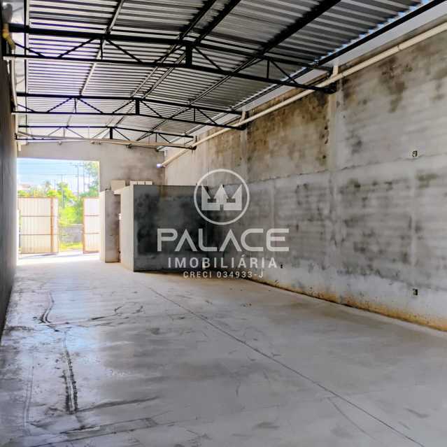 Barracão :  / Comercial / Vila Industrial