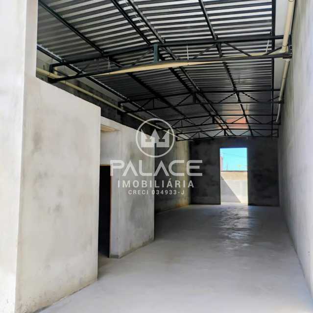 Barracão :  / Comercial / Vila Industrial