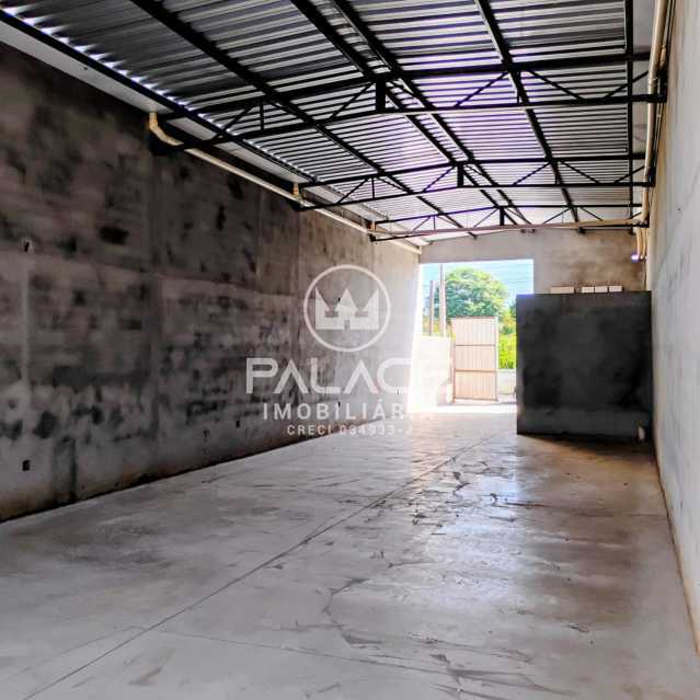 Barracão :  / Comercial / Vila Industrial