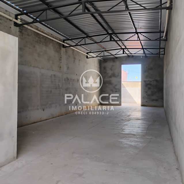 Barracão :  / Comercial / Vila Industrial