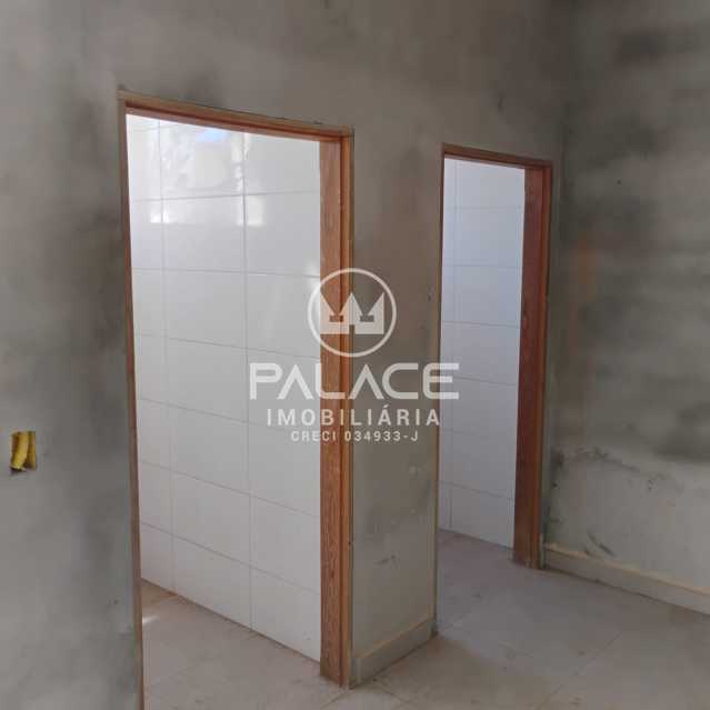 Barracão :  / Comercial / Vila Industrial