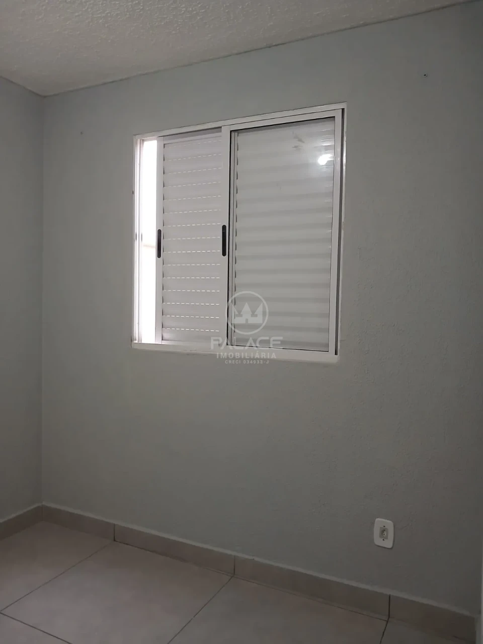 Apto á Venda no Condominio Ipê Amarelo  - Parque Orlanda 1