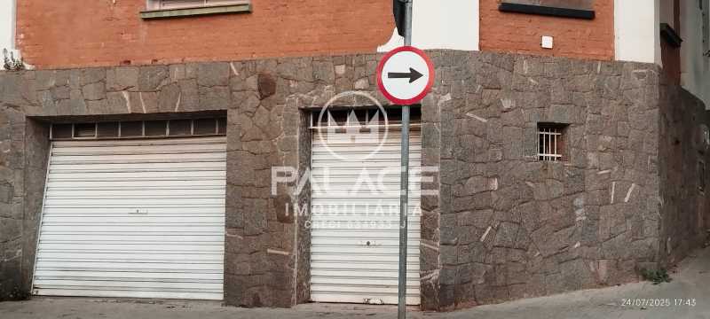 Imagens do imóveis Salão :  / Comercial / Centro