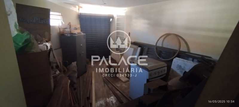 Imagens do imóveis Salão :  / Comercial / Centro