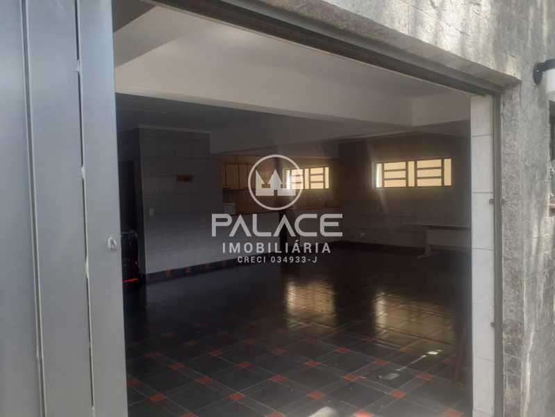 Casa de rua :  / Residencial / Vila Rezende