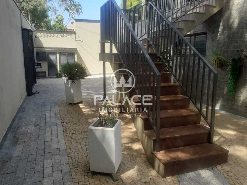 Casa de rua :  / Residencial / Vila Rezende