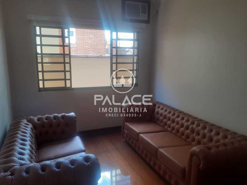 Casa de rua :  / Residencial / Vila Rezende