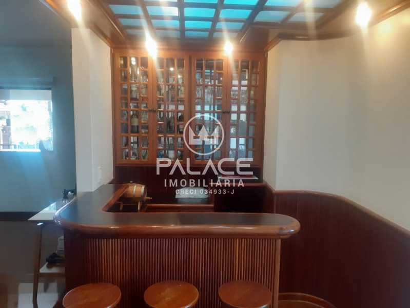 Casa de rua :  / Residencial / Vila Rezende