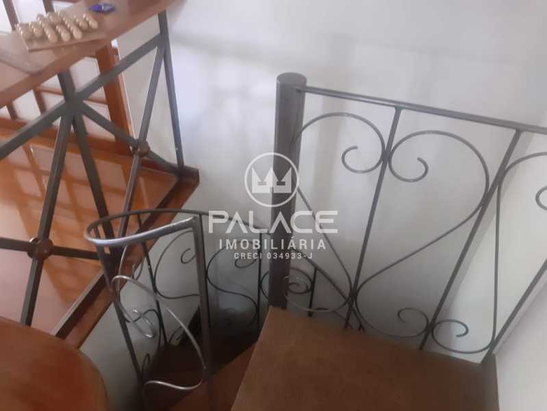 Casa de rua :  / Residencial / Vila Rezende