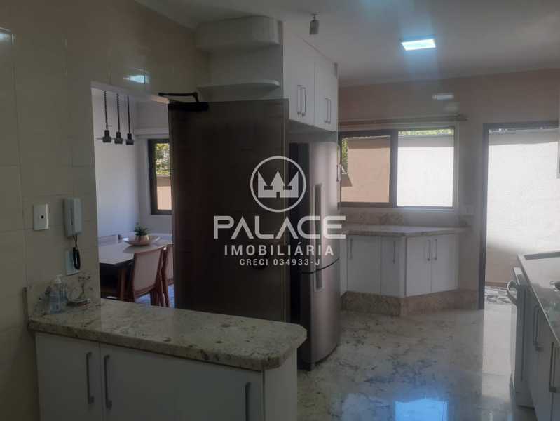 Casa de rua :  / Residencial / Vila Rezende