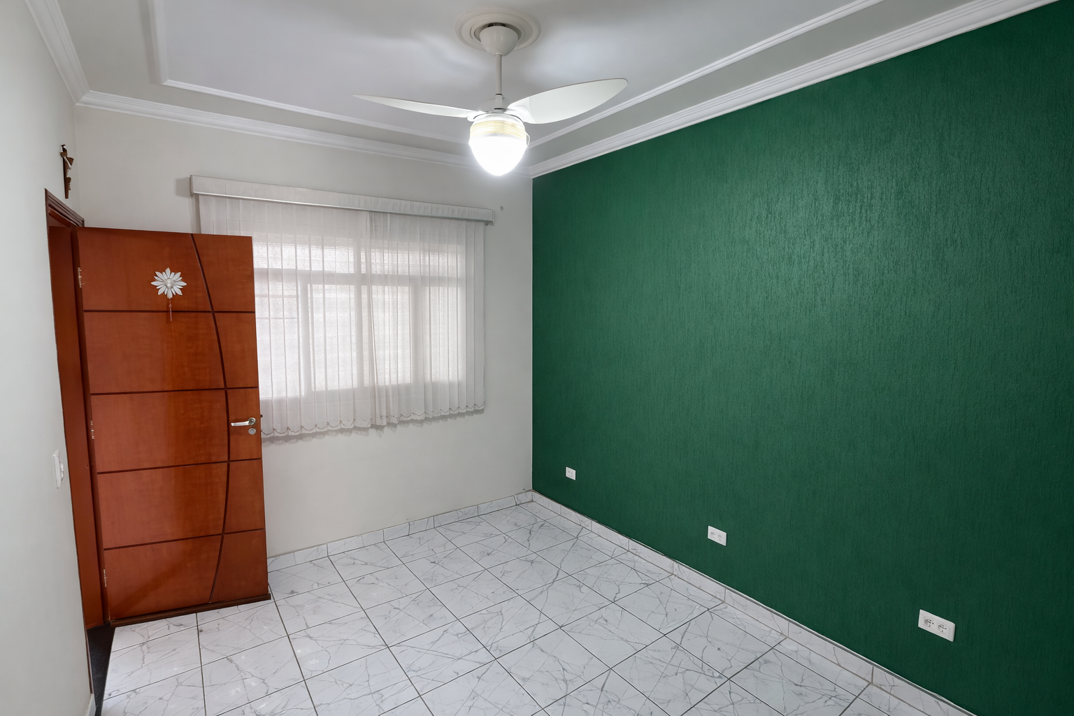 CASA PARA LOCAÇÃO 2 QUARTOS / BALBO