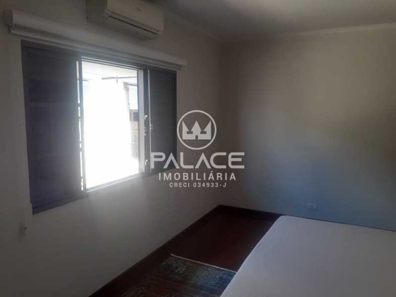 Casa de rua :  / Residencial / Vila Rezende