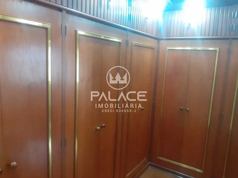 Casa de rua :  / Residencial / Vila Rezende