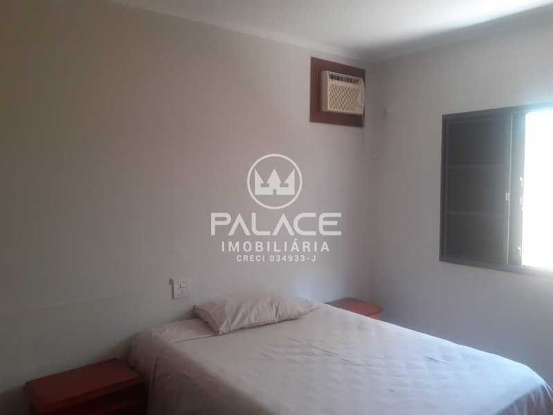 Casa de rua :  / Residencial / Vila Rezende