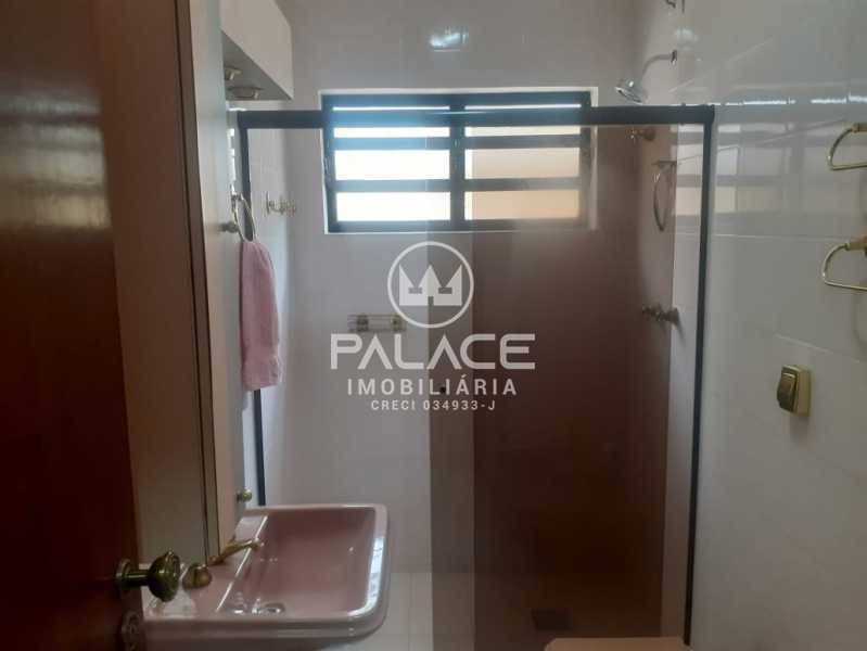 Casa de rua :  / Residencial / Vila Rezende