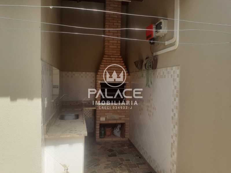 Casa de rua :  / Residencial / Vila Rezende