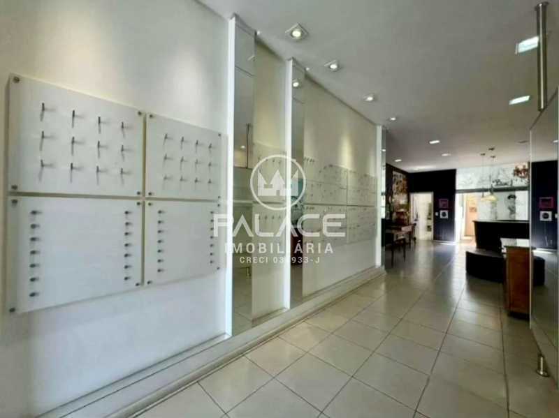 Imagens do imóveis Salão :  / Comercial / Centro