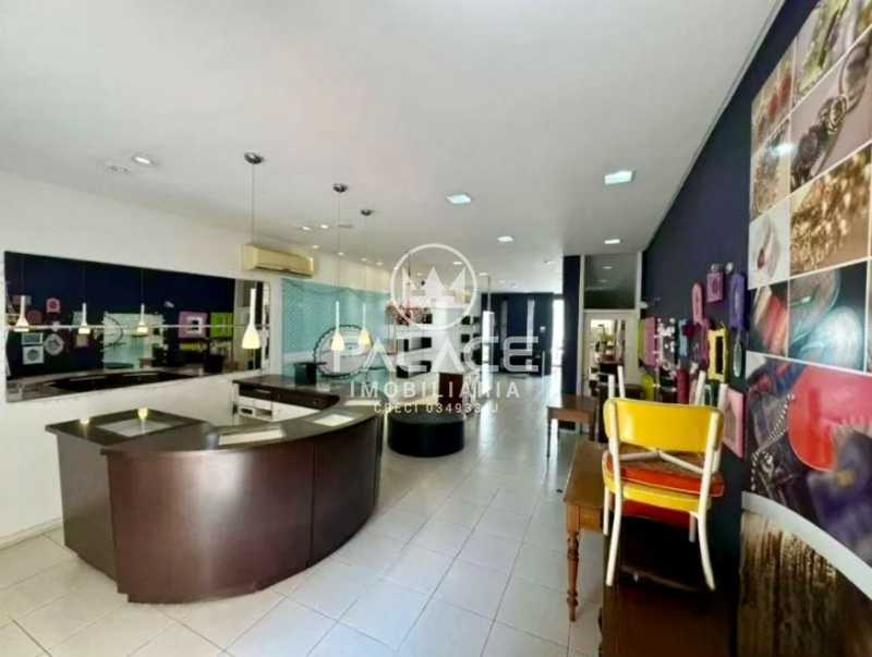 Imagens do imóveis Salão :  / Comercial / Centro