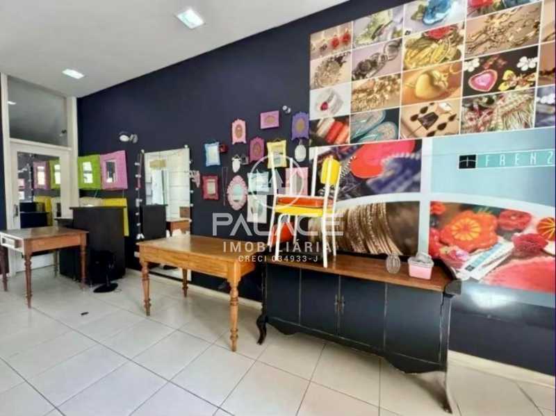 Imagens do imóveis Salão :  / Comercial / Centro