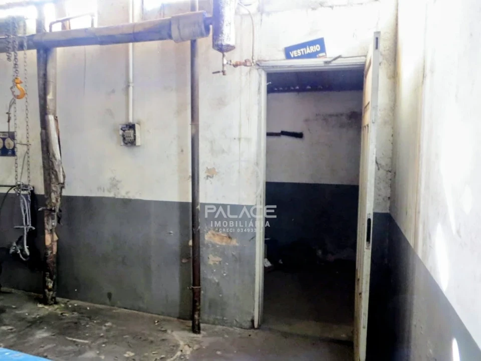 Barracão :  / Comercial / Vila Rezende