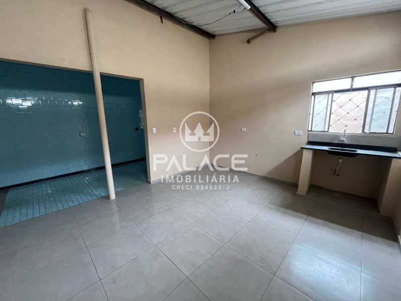 Imagens do imóveis Salão :  / Comercial / Centro