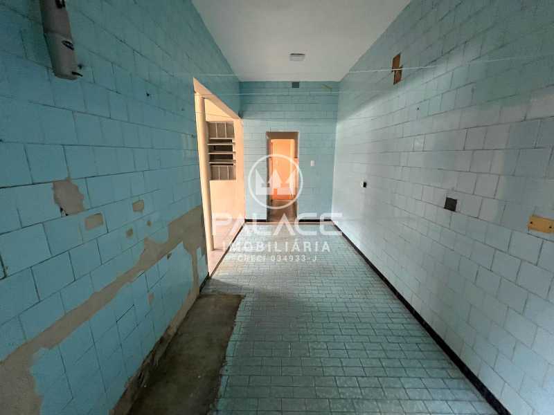 Imagens do imóveis Salão :  / Comercial / Centro